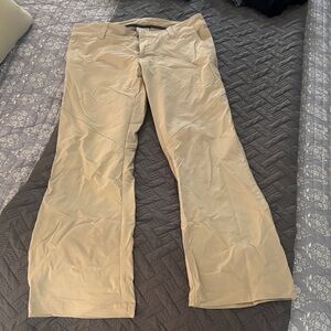Columbia woman’s tan hiking pants, size 6 short.